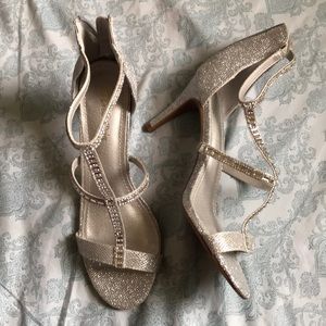 Dream Pairs Bejeweled Strappy pumps.